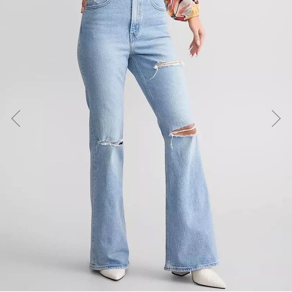 Brand new Levi’s 70s flare jeans. 28x32 - Picture 2 of 4